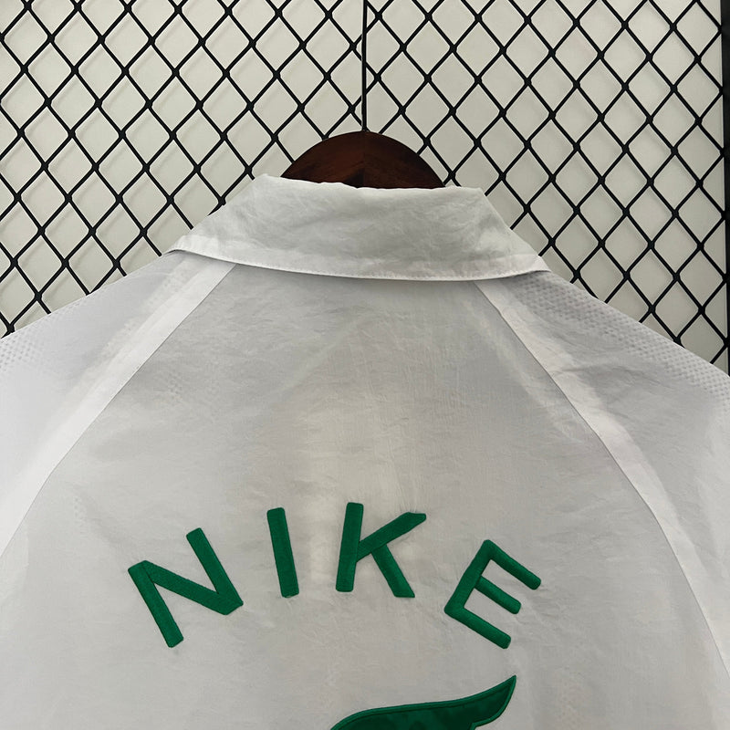 Corta Vento Nike Branca e Verde - 2024