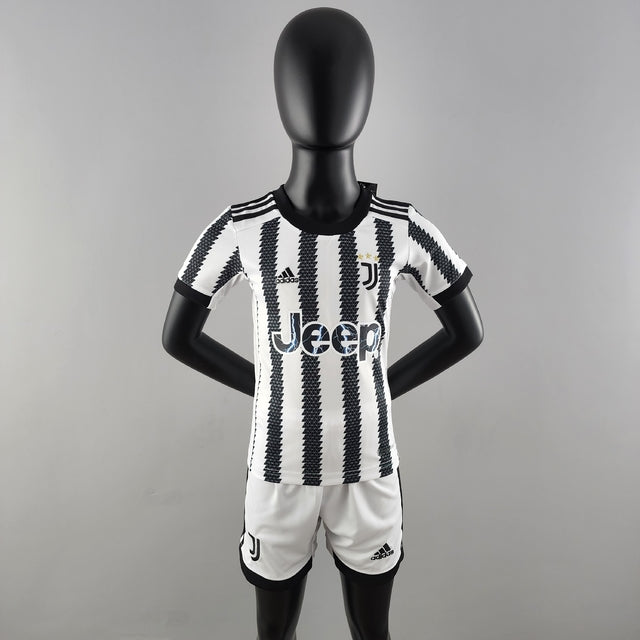 Kit Infantil Juventus 22/23 Adidas - Branco e Preto